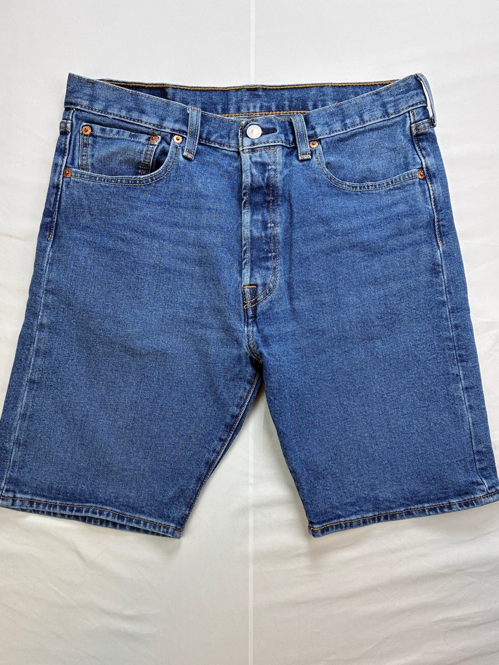 Levi's 501’s Men's Blue Denim Jean Shorts Jorts Button Fly Cotton 9” inseam 33”